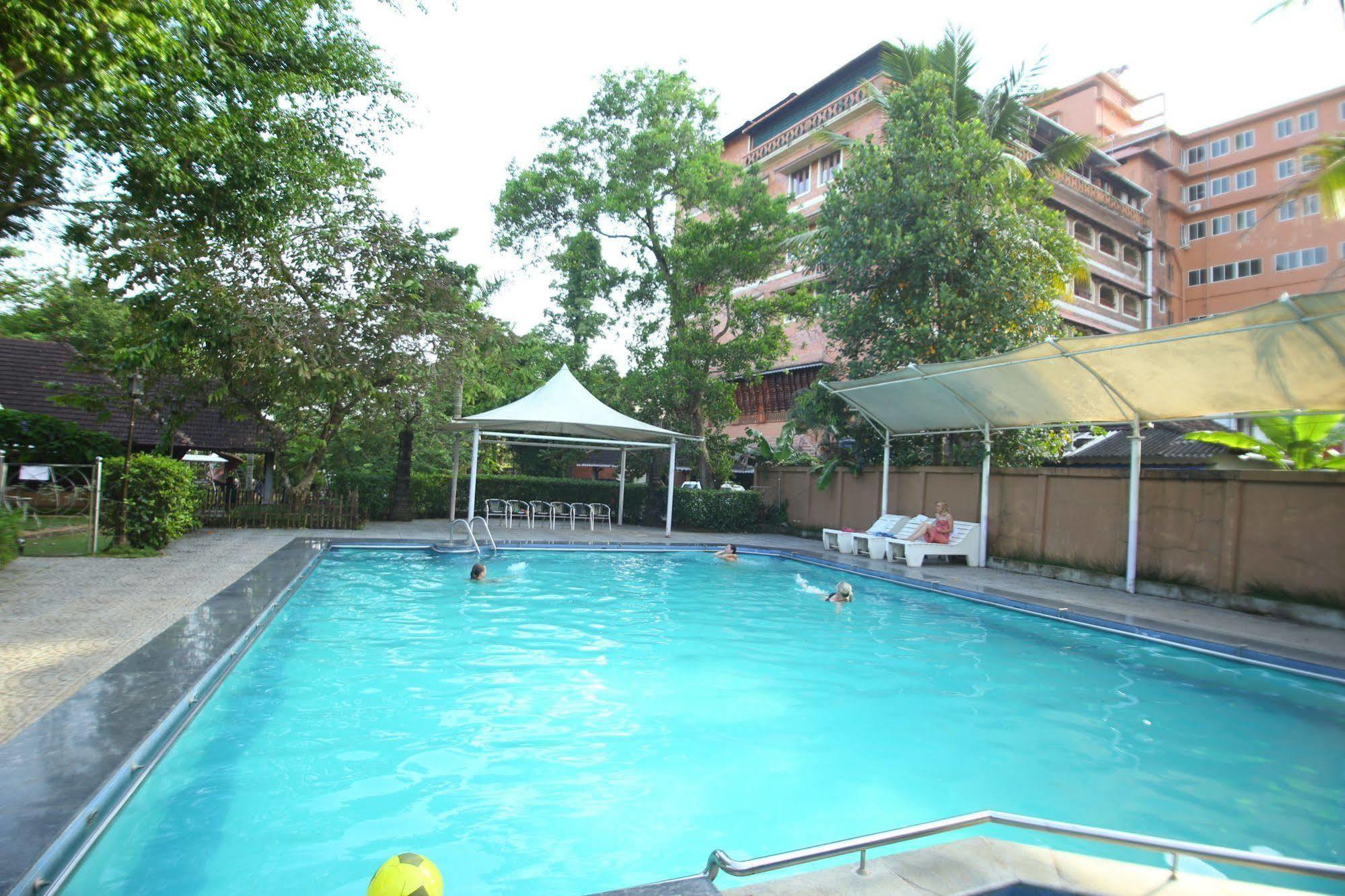Pagoda Resorts Alappuzha Exterior foto